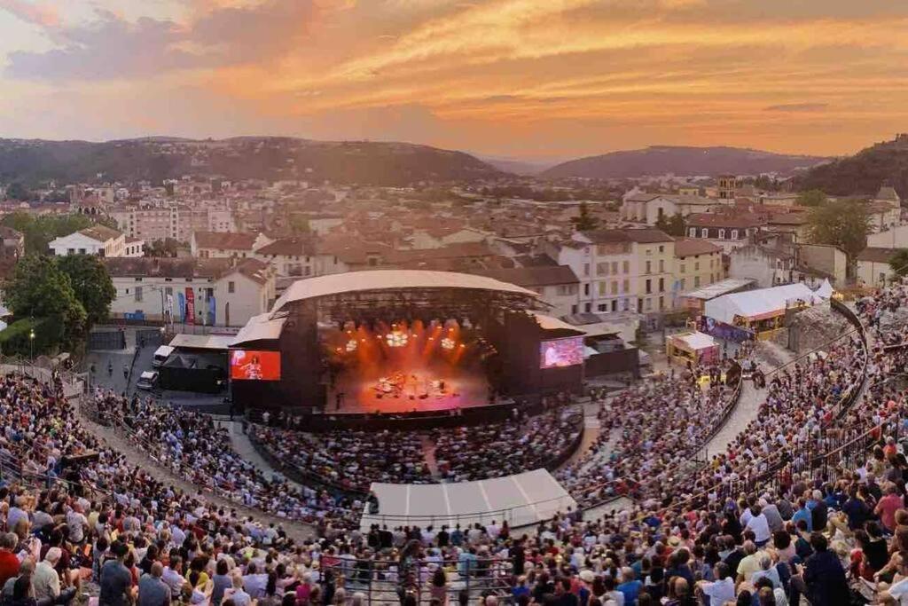 Studio Le «Victor Hugo» , Hyper Centre Ville Vienne  Eksteriør billede